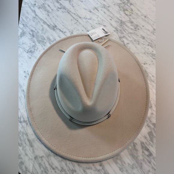 Forever 21 day hat - Picture 2 of 4